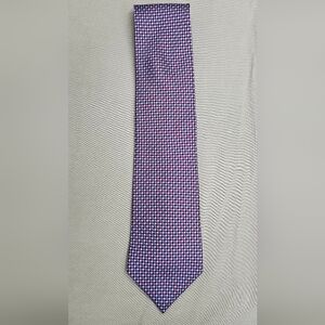 Tommy Hilfiger Men's Silk Tie Red Blue White Checkered Plaid Geometric Pattern